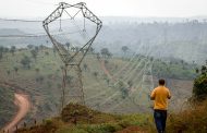 Novo cálculo na conta de luz evitaria disparada de preço em ano eleitoral