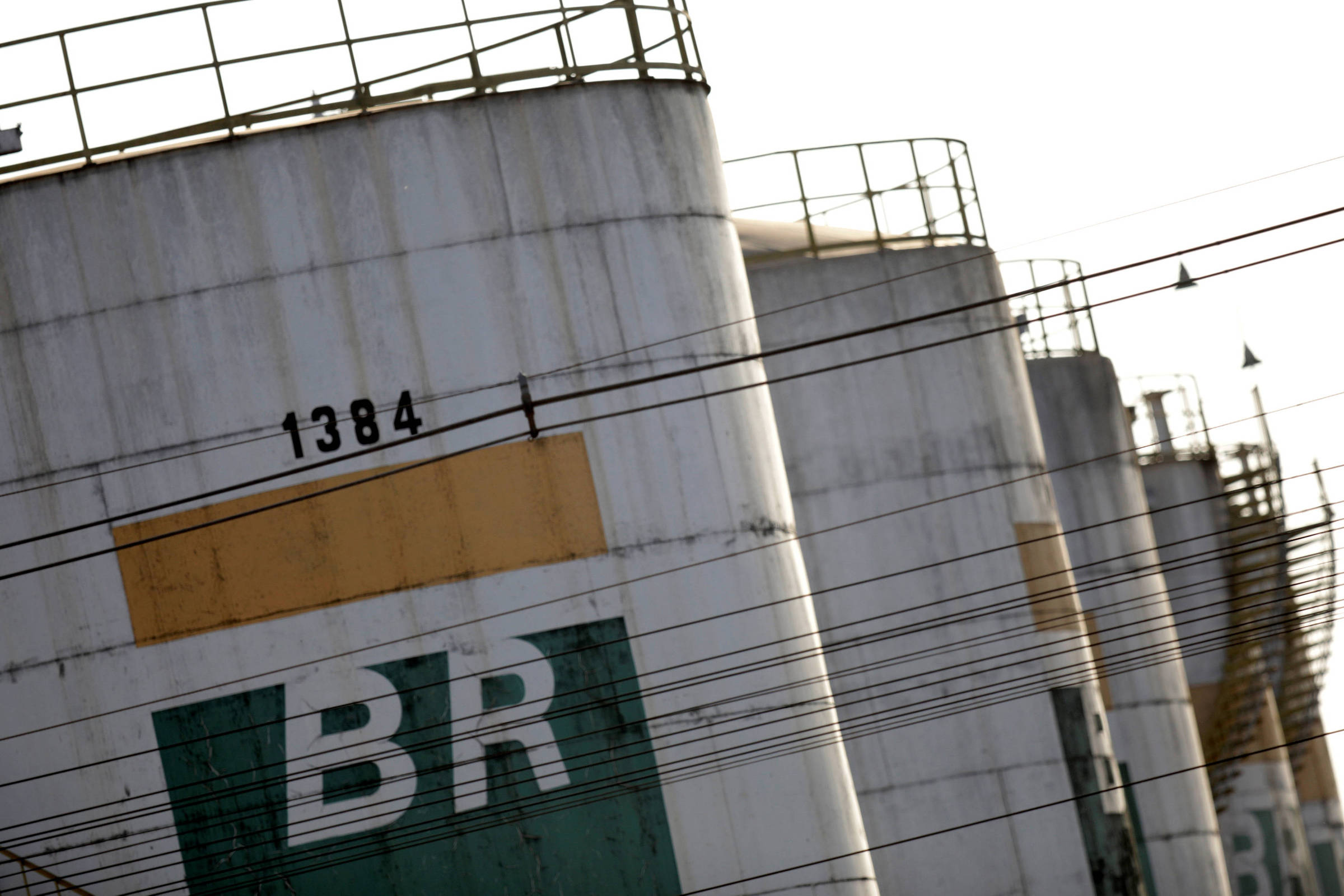 Petrobras registra lucro de quase R$ 7 bilhões e volta a pagar dividendos