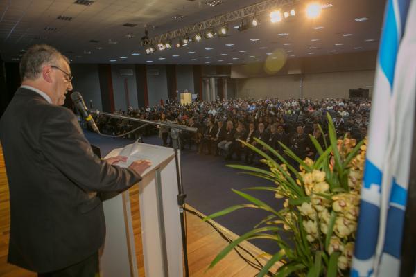 Valorização do compartilhamento de inovações e homenagens marcam abertura do Congresso de Saneamento