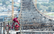 Frente de trabalho acelera obra da Ponte Hercílio Luz