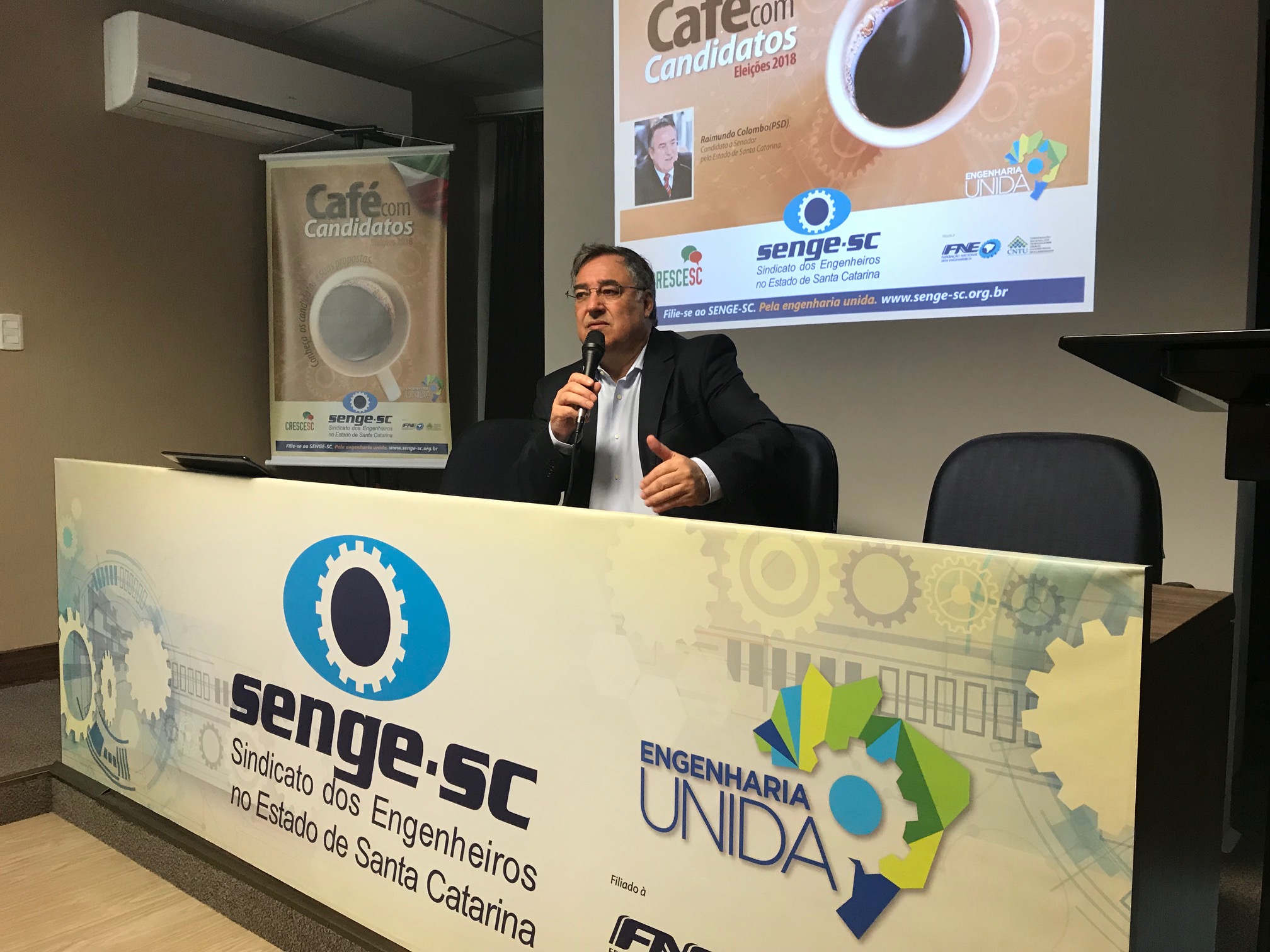 Candidato ao Senado, Raimundo Colombo atende convite do Senge-SC e conversa com representantes da engenharia