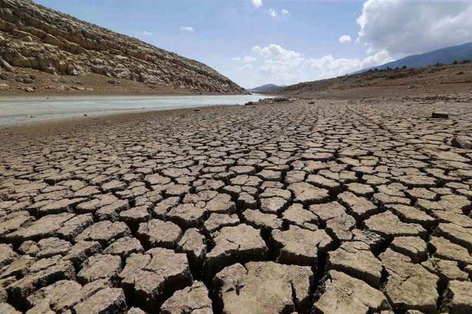 Planeta mudará fatalmente em 100 anos sem redução de gases de efeito estufa