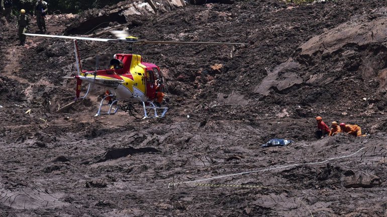 Fiscalização continua a ser um problema um mês após rutura de barragem no Brasil