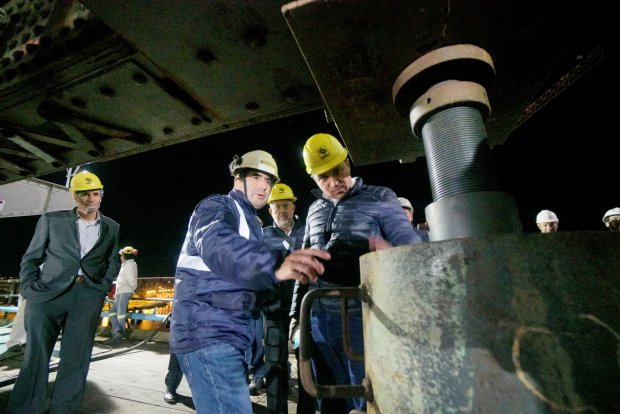 Primeira noite da transferência de carga da Ponte Hercílio Luz é concluída com sucesso