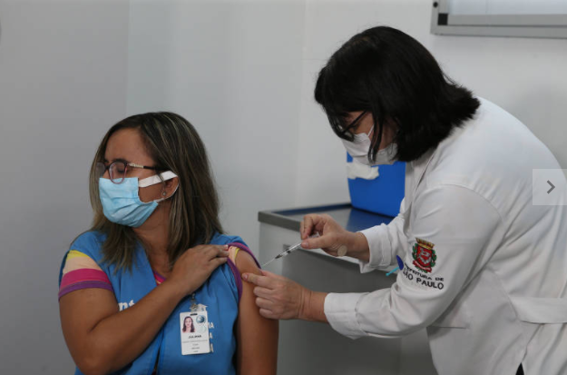 Demissão por justa causa por recusa à vacinação será difícil, diz presidente do TST