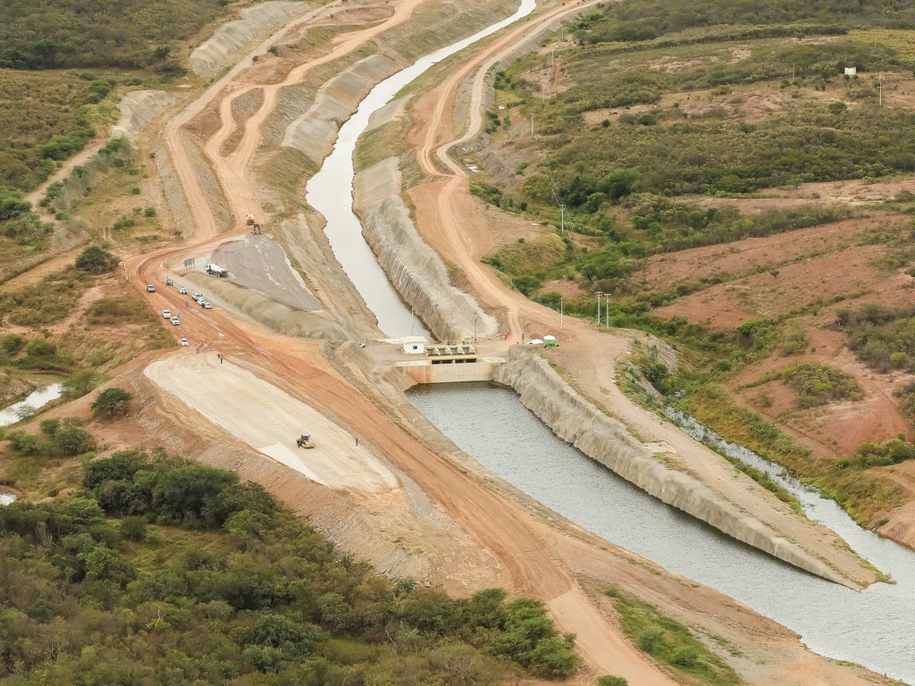 Falta de dinheiro, falhas de projeto e omissão política geram 14 mil obras inacabadas