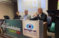 Nenhum país se desenvolve sem engenharia, afirma Jorginho Mello, candidato ao governo do Estado de SC, em encontro no Senge-SC