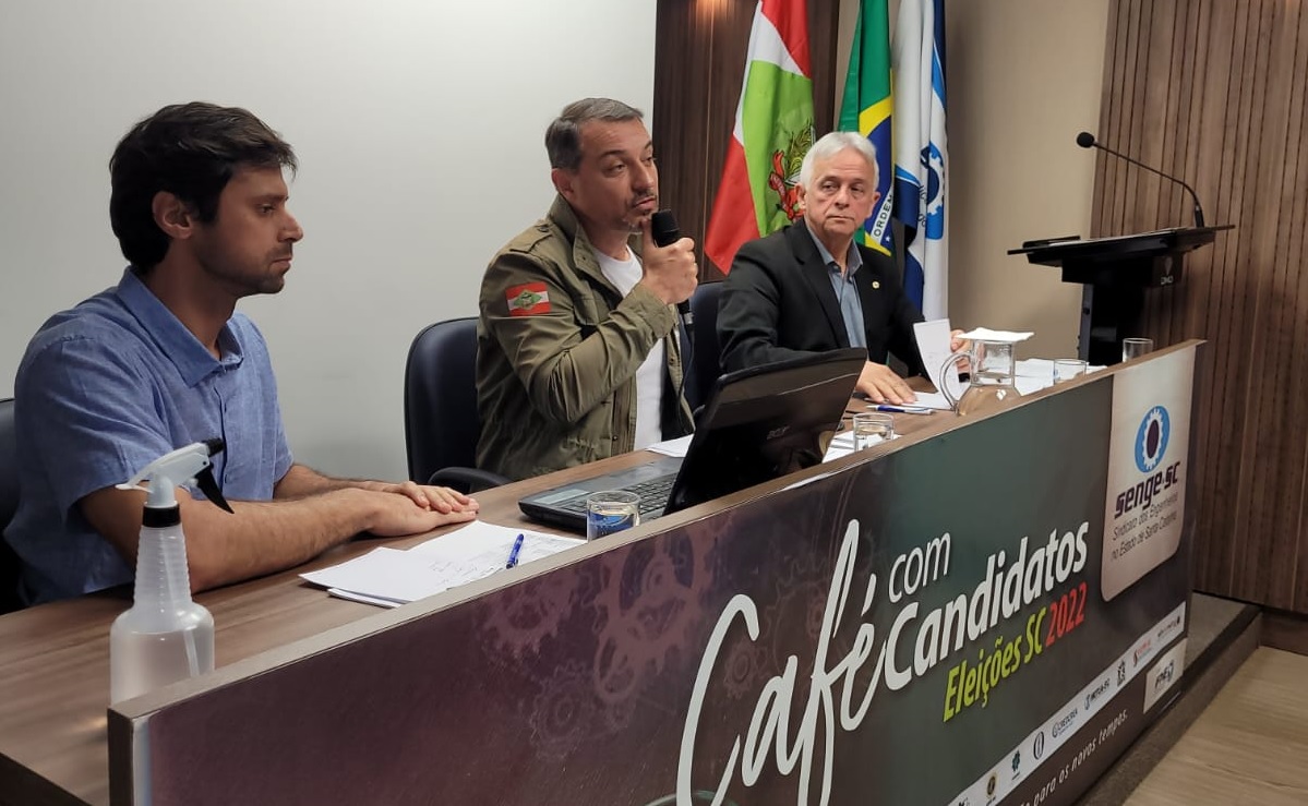 Carlos Moisés, no Café com Candidatos, enfatiza a importância da engenharia