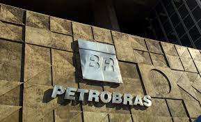 Petrobras abre investigação administrativa de venda de refinaria