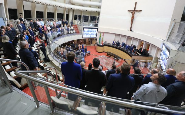 Alesc homenageia Crea-SC em sessão especial com reconhecimento a lideranças da engenharia