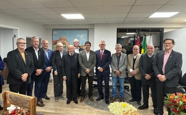 ACE empossa nova diretoria e novo Conselho Diretor em solenidade marcada pela valorização da engenharia catarinense