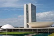 Cerca de 2.400 cláusulas de acordos e convenções coletivas que preveem escala de 6x1 terão de ser refeitas